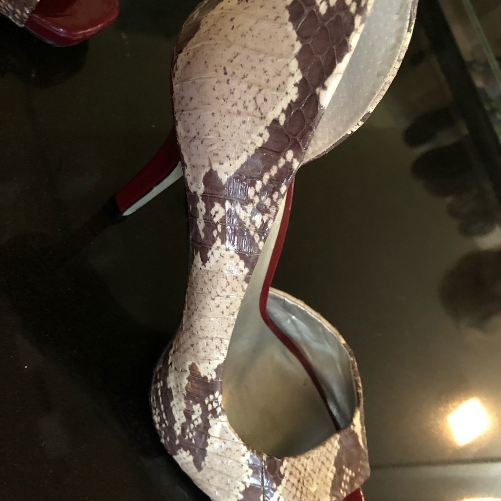 Jessica Simpson snake skin red trim heels
